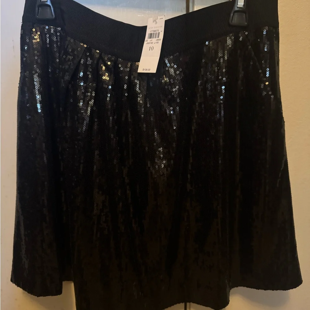 Ann Taylor Size 10 Black Sequin Skirt with 2 pockets and Lined!  NWT - Picture 2 of 10